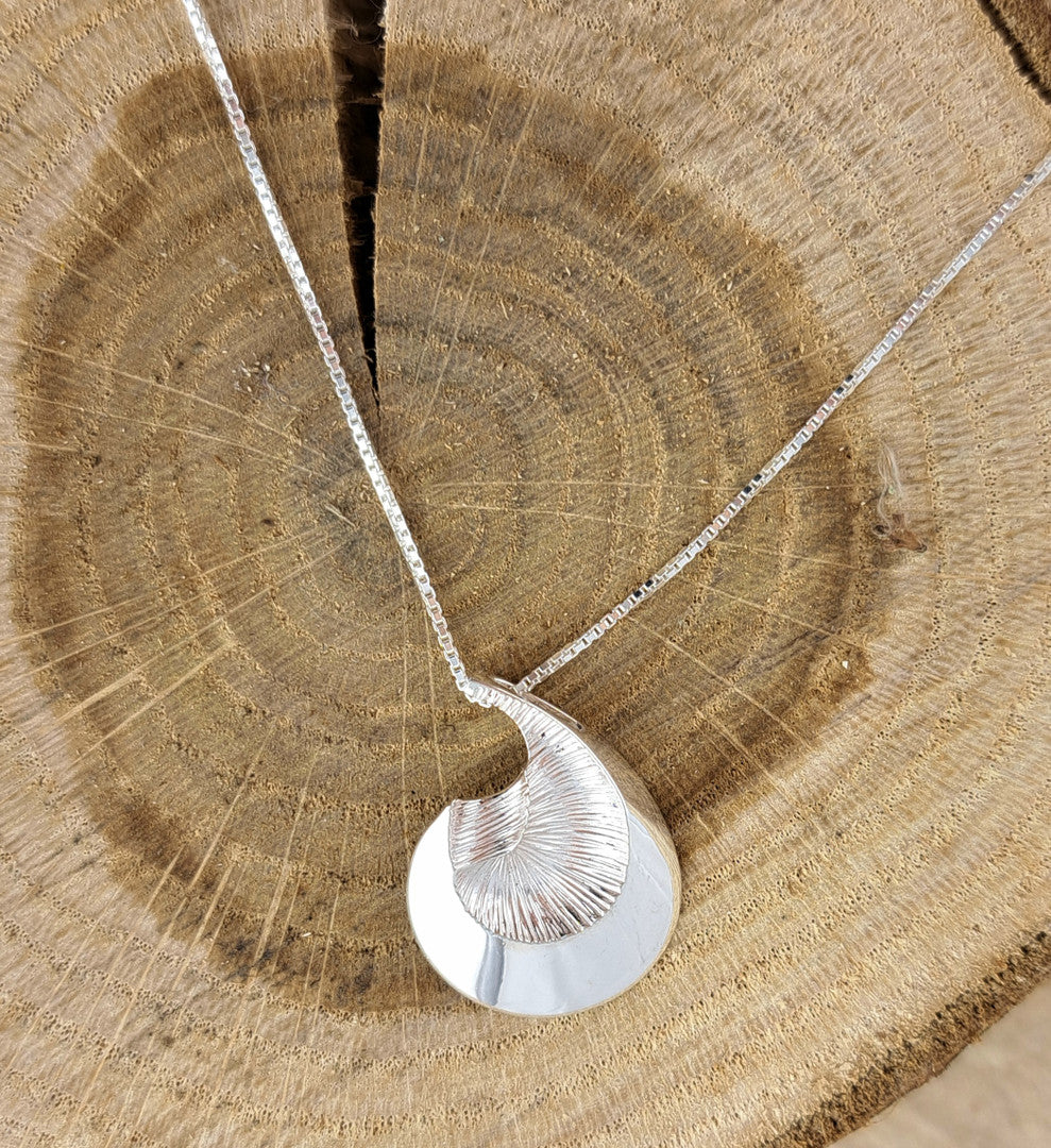 Aallon Loiske -necklace, eco-silver