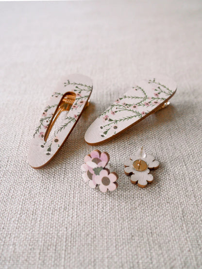 Emilia stud earrings, plywood flower earrings