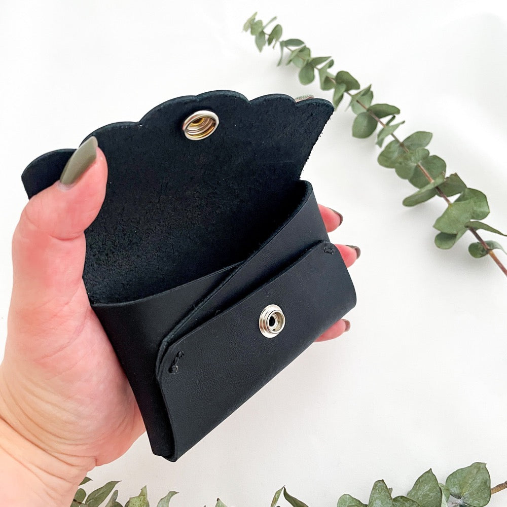 TR Leather Design Hilla korttilompakko eri värejä Kaarnavillan verkkokaupassa
