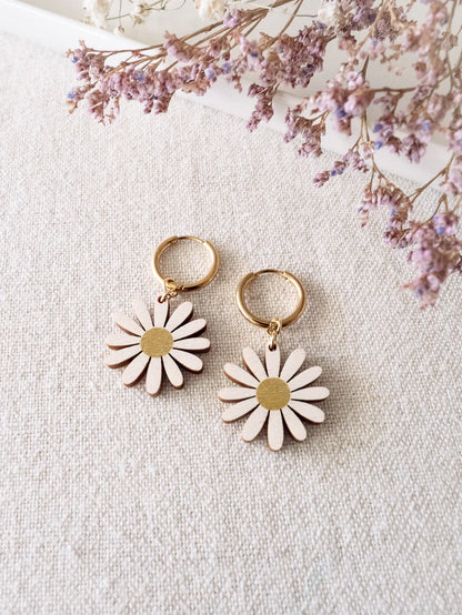 Ilona earrings, plywood daisy earrings