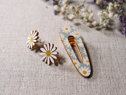 Ilona stud earrings, plywood flower earrings