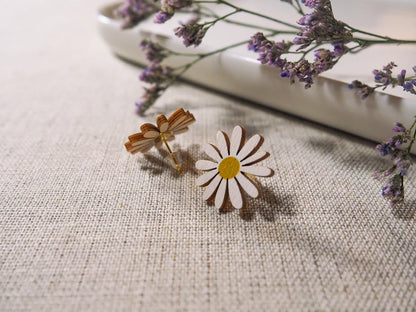 Ilona stud earrings, plywood flower earrings
