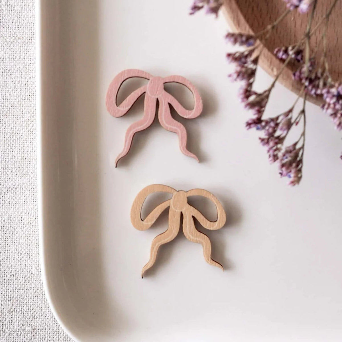 Saima Visualsin Rusetti-jääkaappimagneetti eri väreissä Kaarnavillan verkkokaupassa