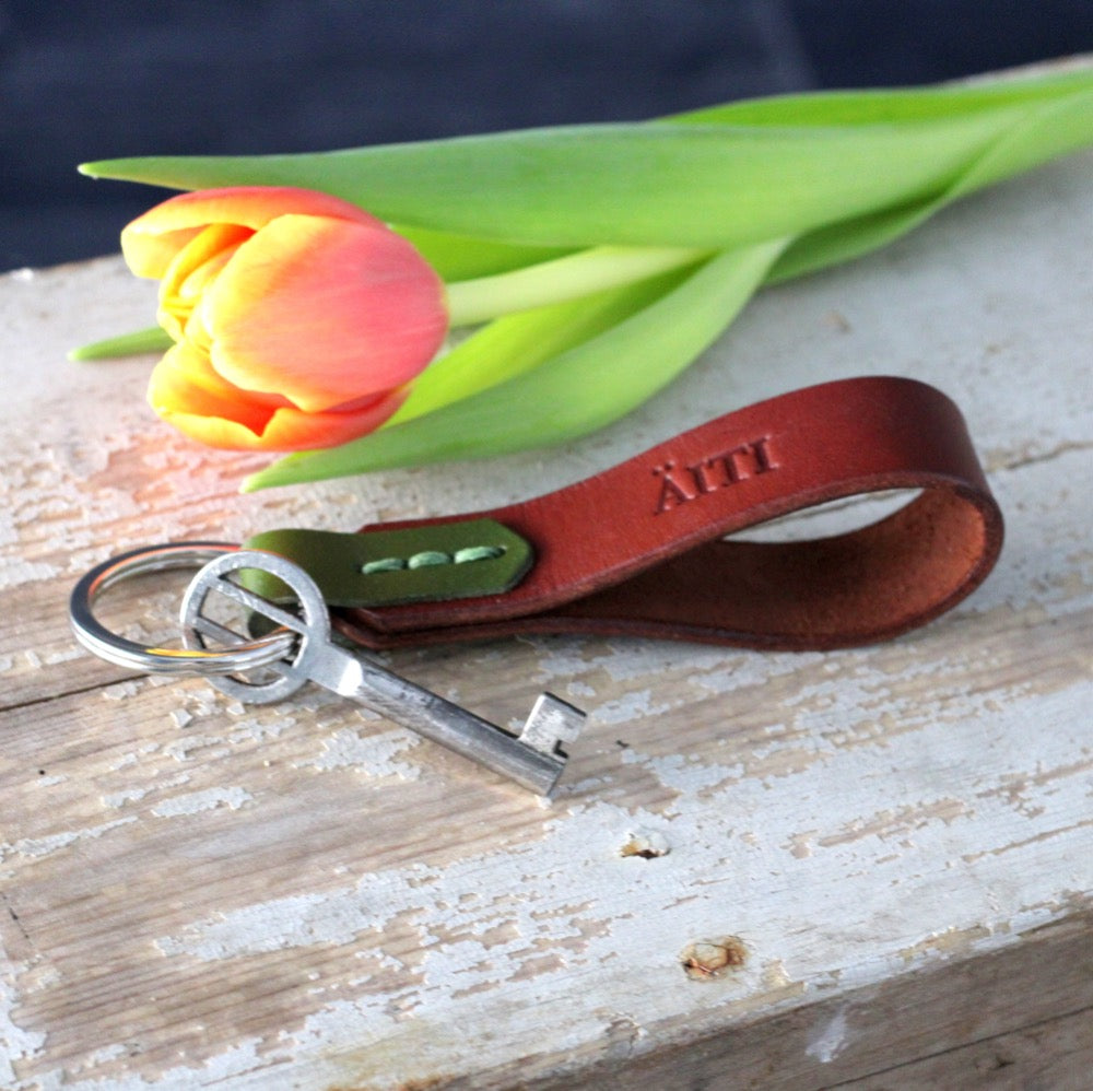 Trleatherdesigns avaimenperä x Kaarnavilla 