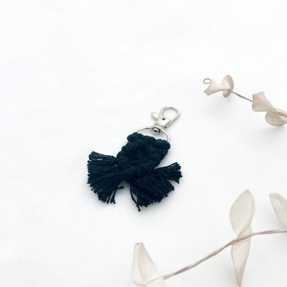 Diy macrame avaimenperä Kaarnavillan verkkokaupassa