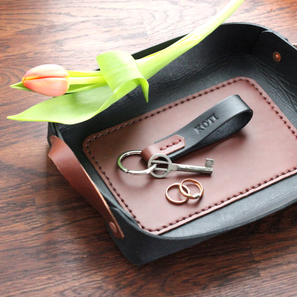 TR Leather Design säilytin musta pienille esineille Kaarnavilla